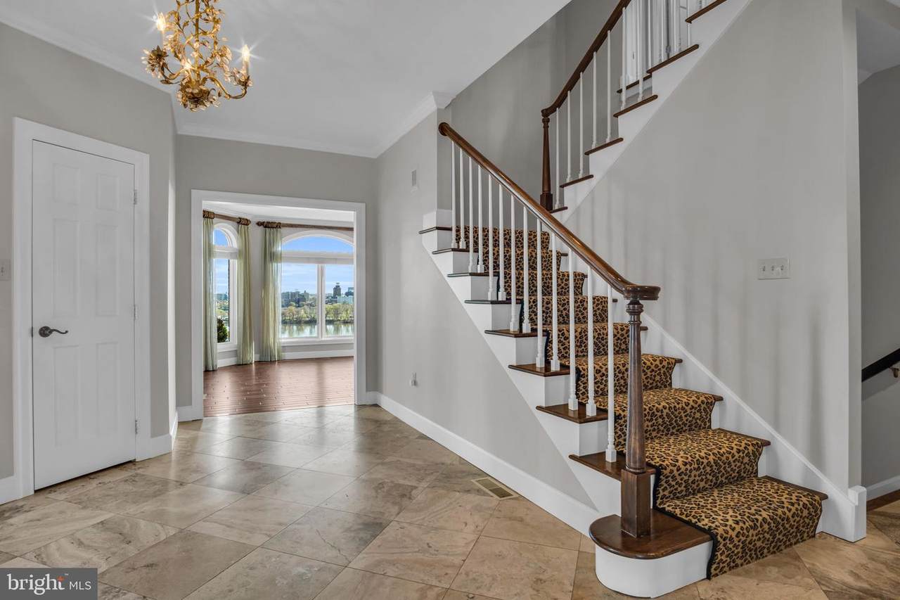 523 Bridgeview Drive - Photo 1