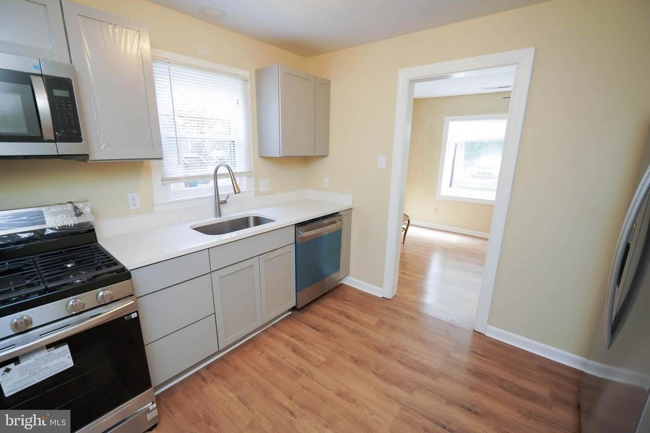 404 Sheldon Avenue - Photo 1
