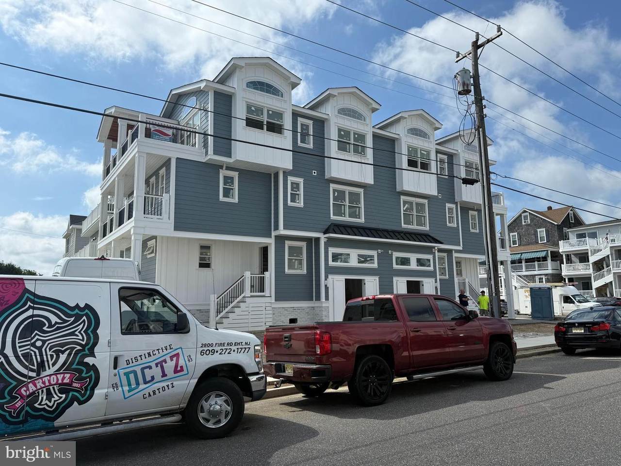 19 48TH Street - Photo 1