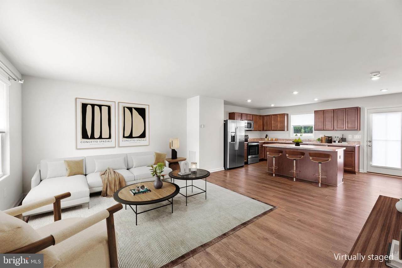 22189 Thomas Jefferson Terrace - Photo 1