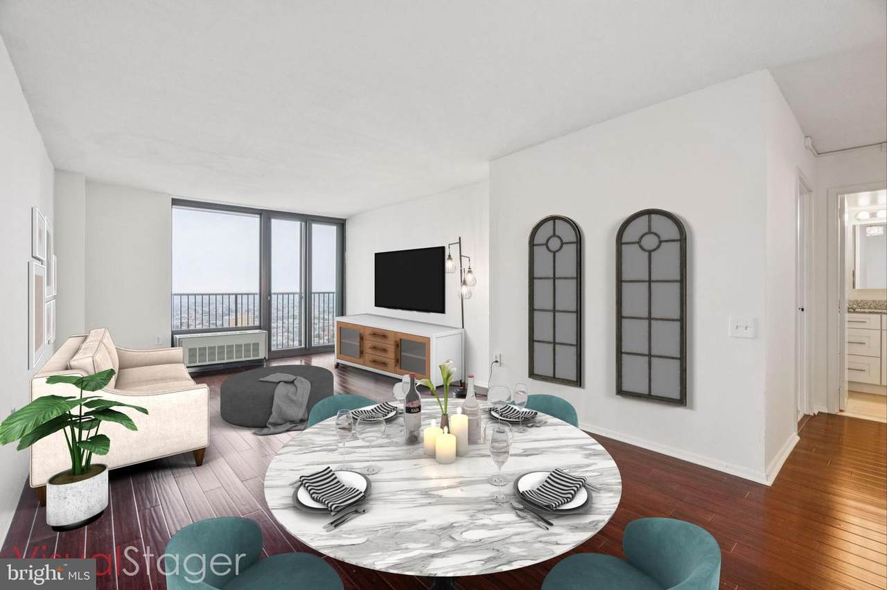 1420 Locust Street - Photo 1