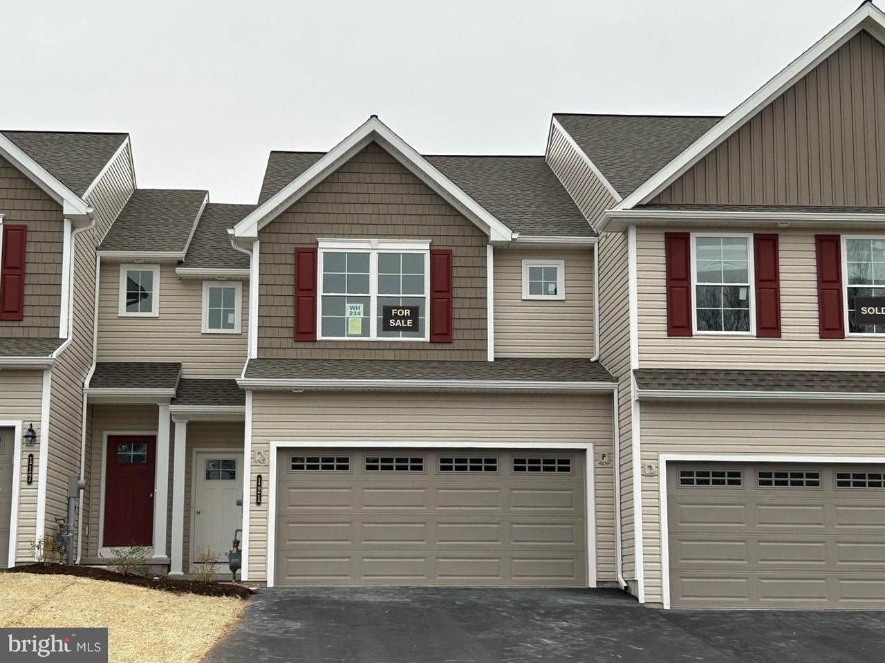 121 Magnolia Drive - Photo 1