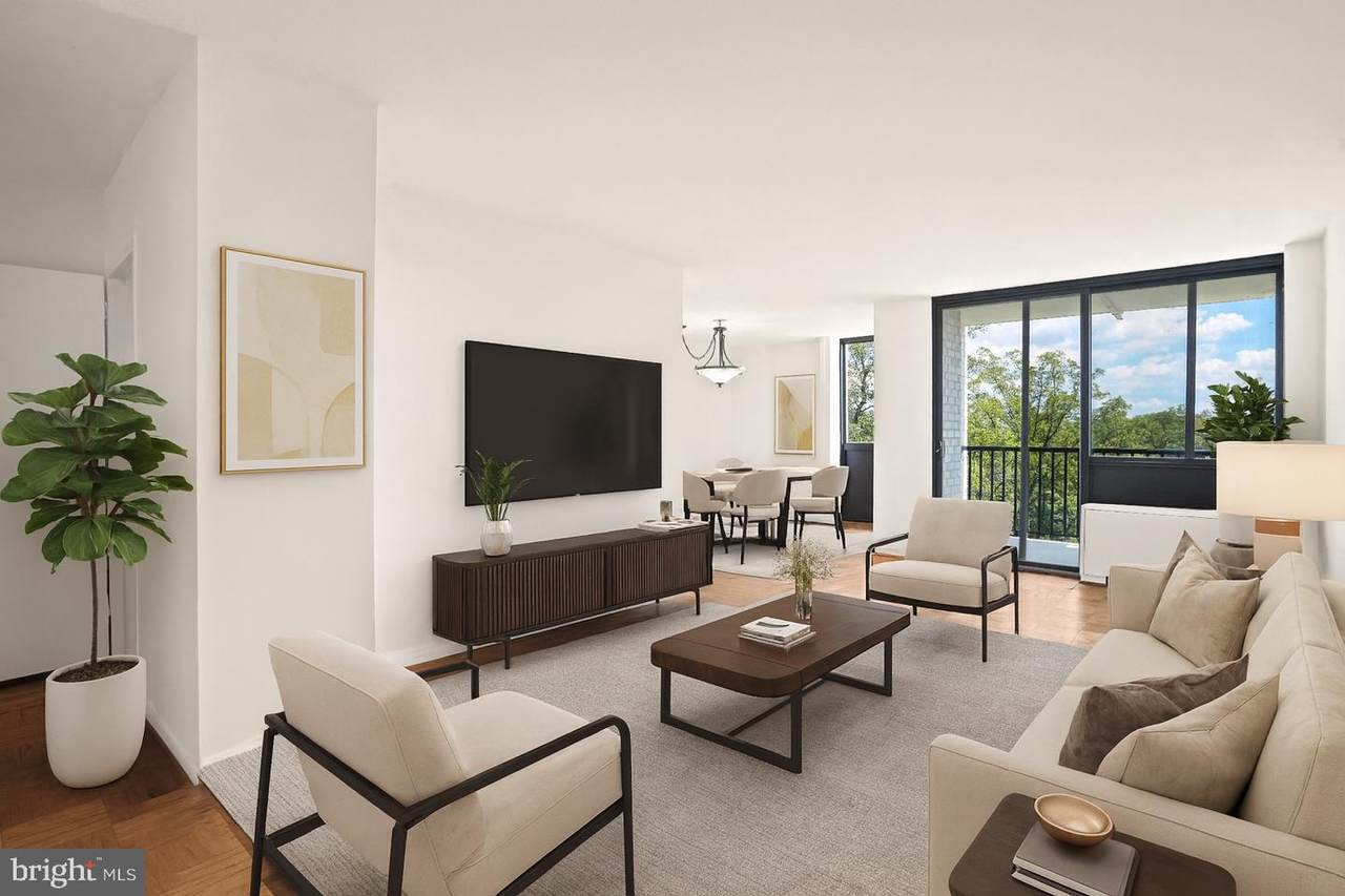 4242 E West - Photo 1