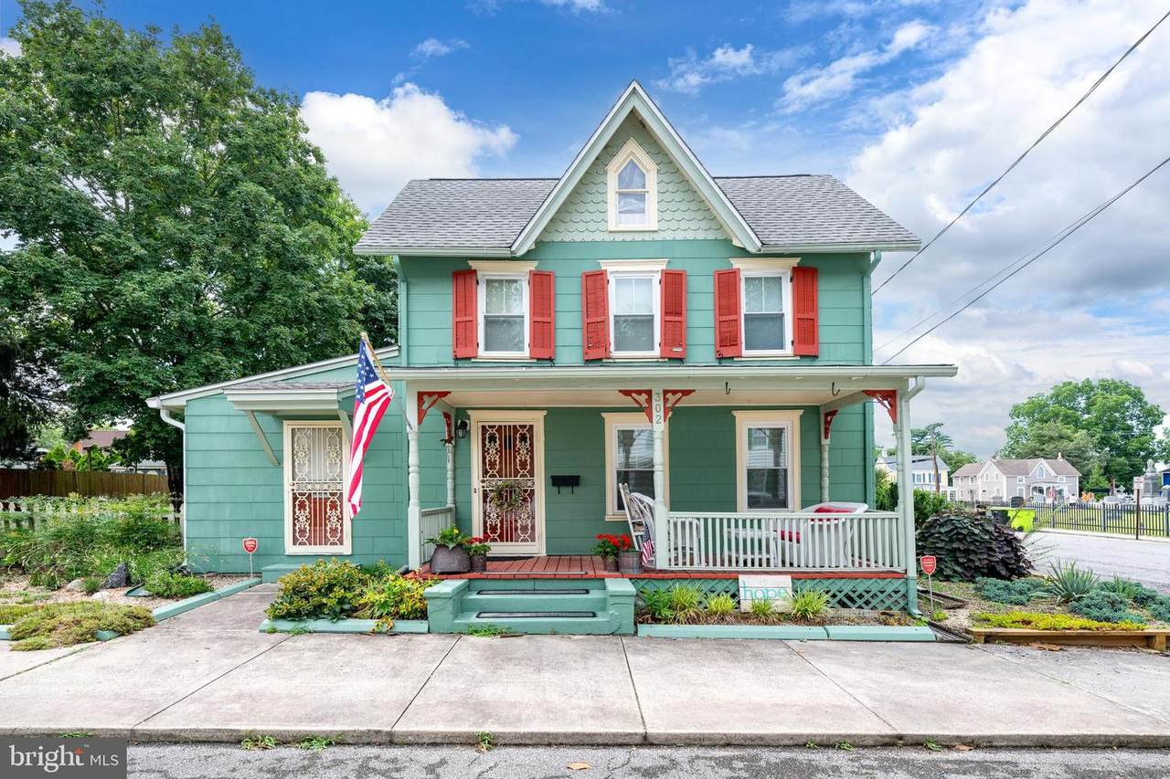 302 Walnut Street - Photo 1