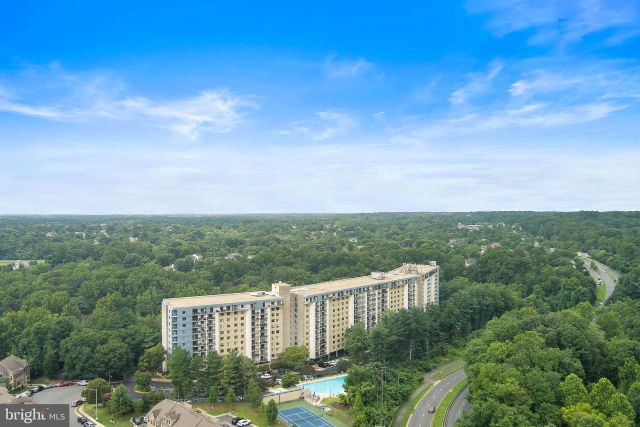 3800 Powell Lane - Photo 1