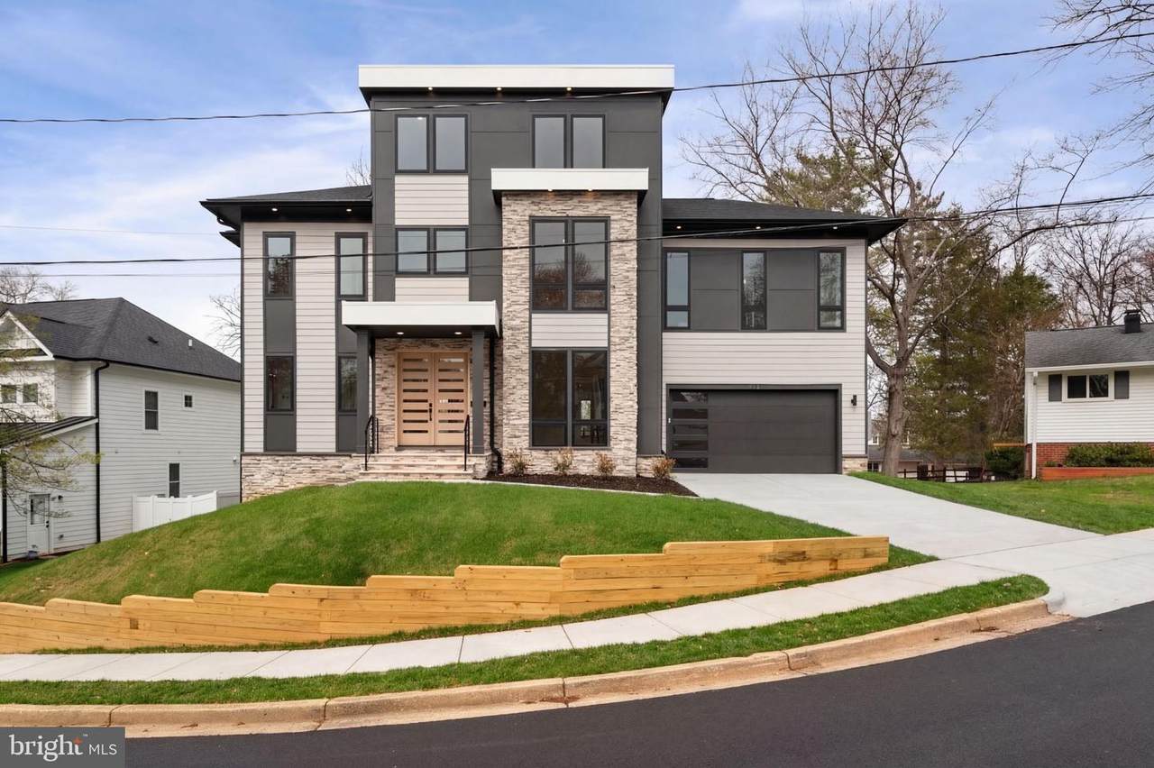 505 Adelman Circle - Photo 1