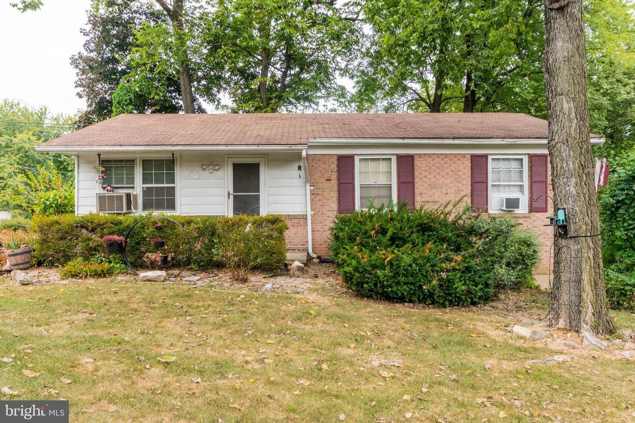 84 Hawthorne Avenue - Photo 1