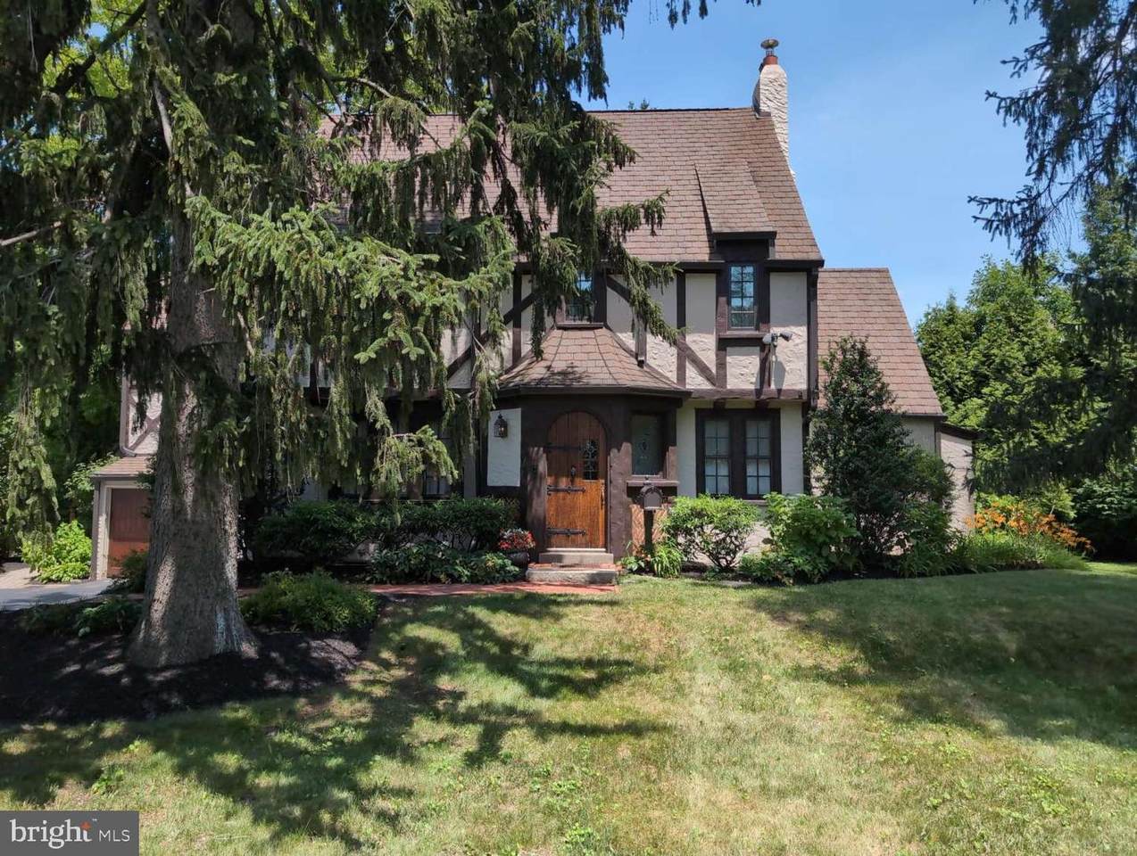 273 Strafford Avenue - Photo 1