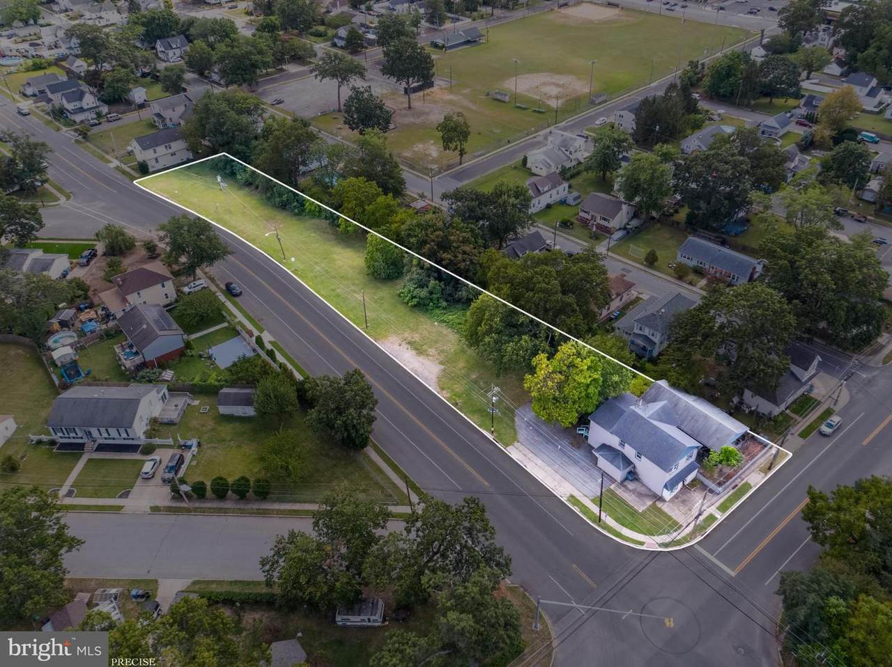 304 Grove Avenue - Photo 1