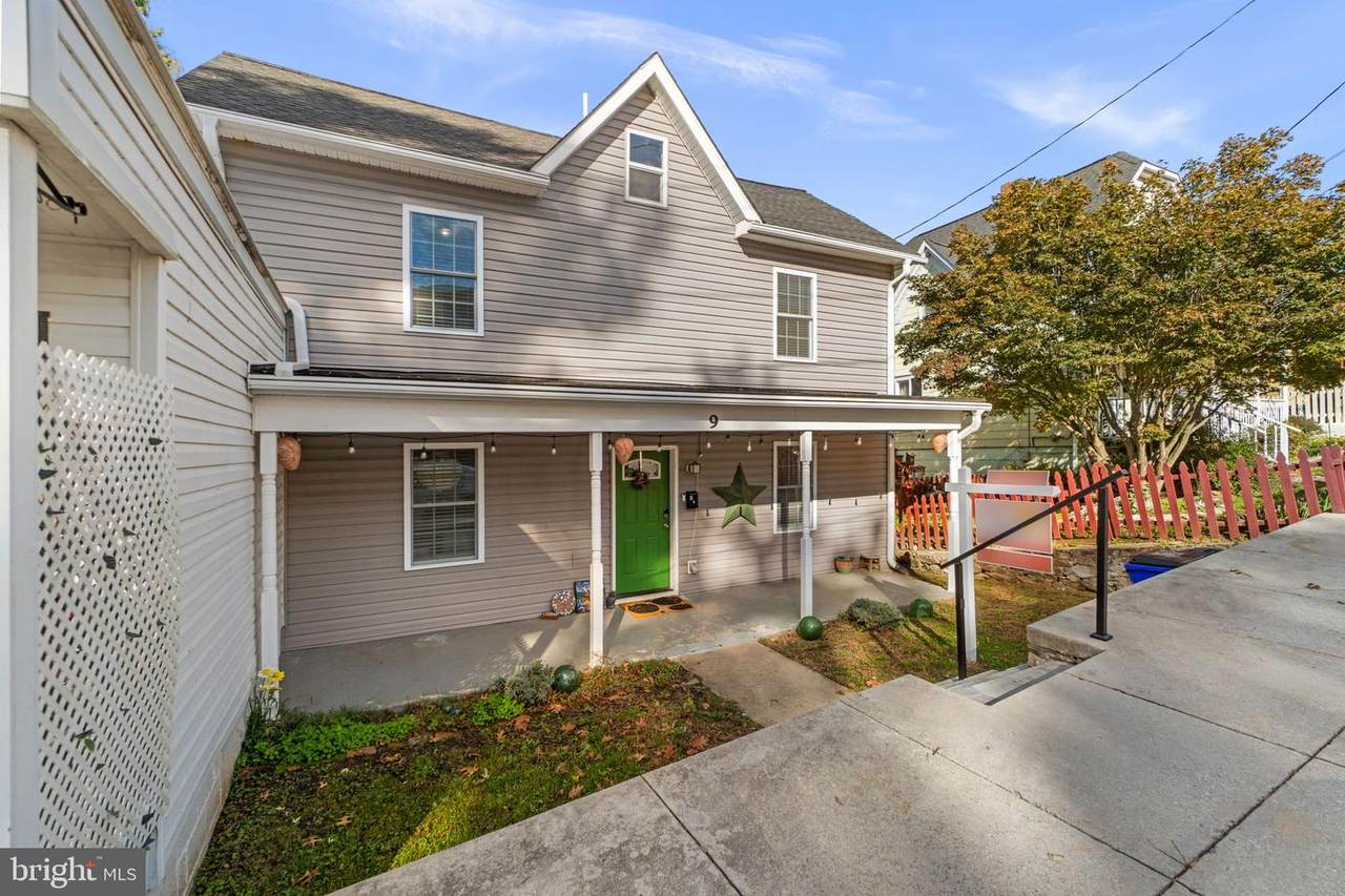 9 9TH Avenue - Photo 1