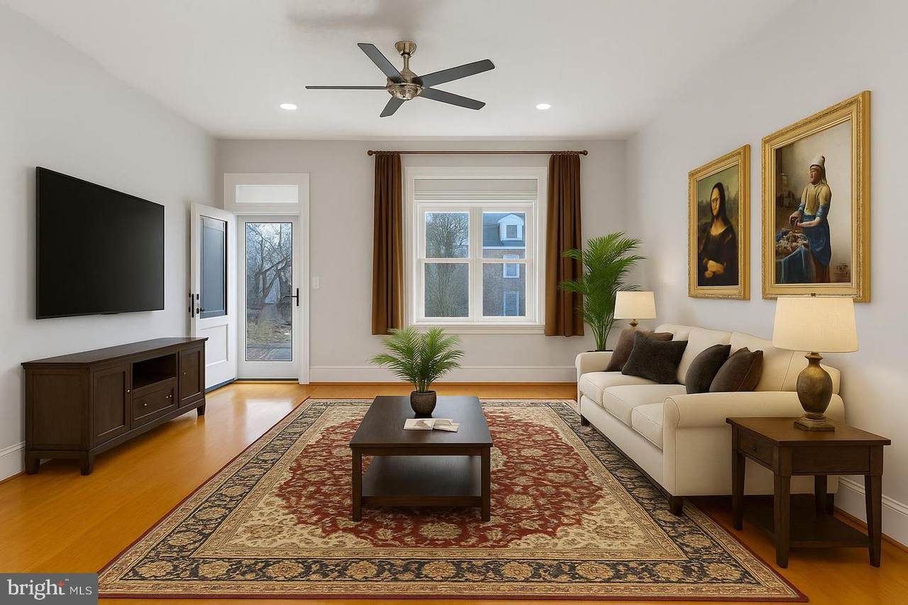 117 Rochelle Avenue - Photo 1