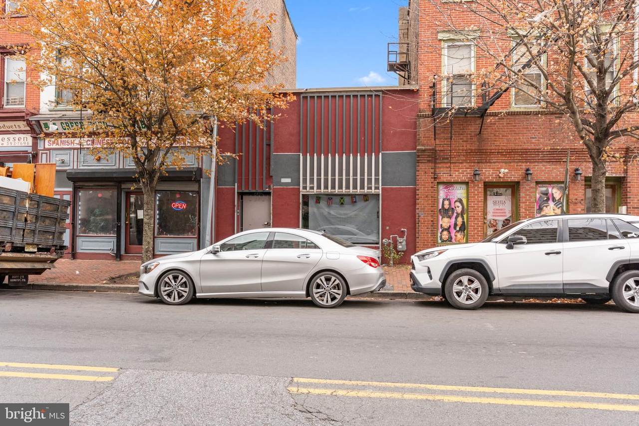 318 Broad Street - Photo 1