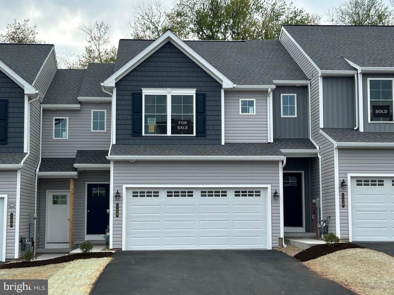128 Magnolia Drive - Photo 1
