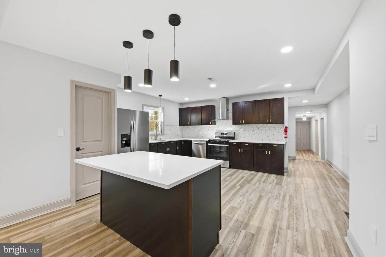 233 Chestnut Street - Photo 1