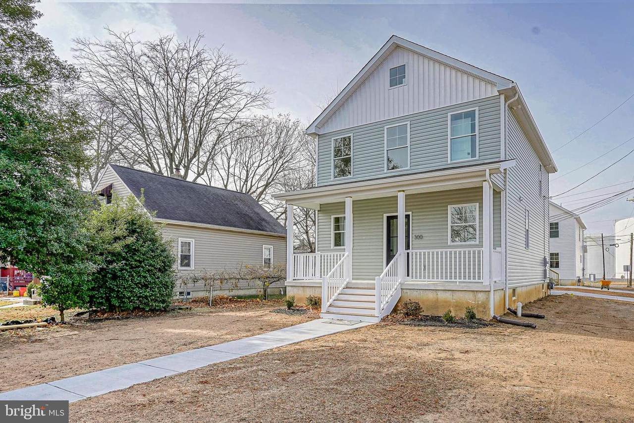 300 Lincoln Avenue - Photo 1