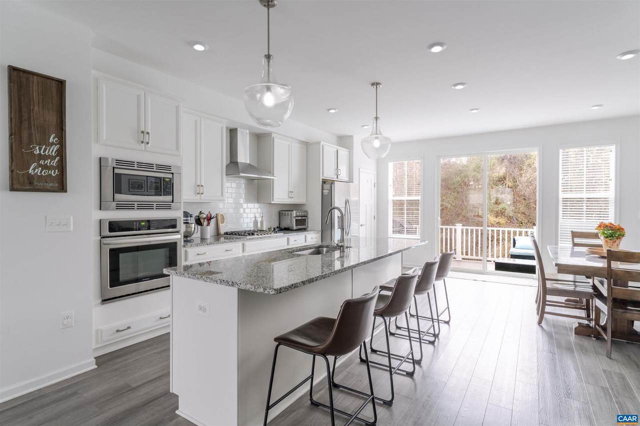 4174 Dauphin Dr - Photo 1