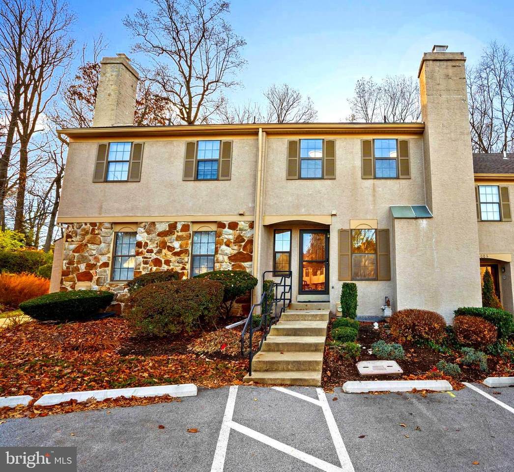 1007 Stoneham Drive - Photo 1