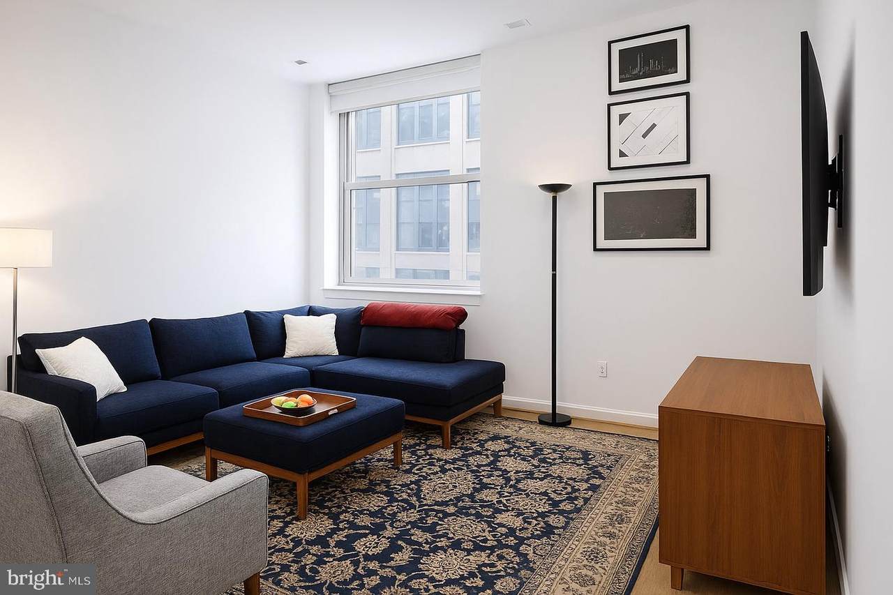 1600 Arch Street - Photo 1