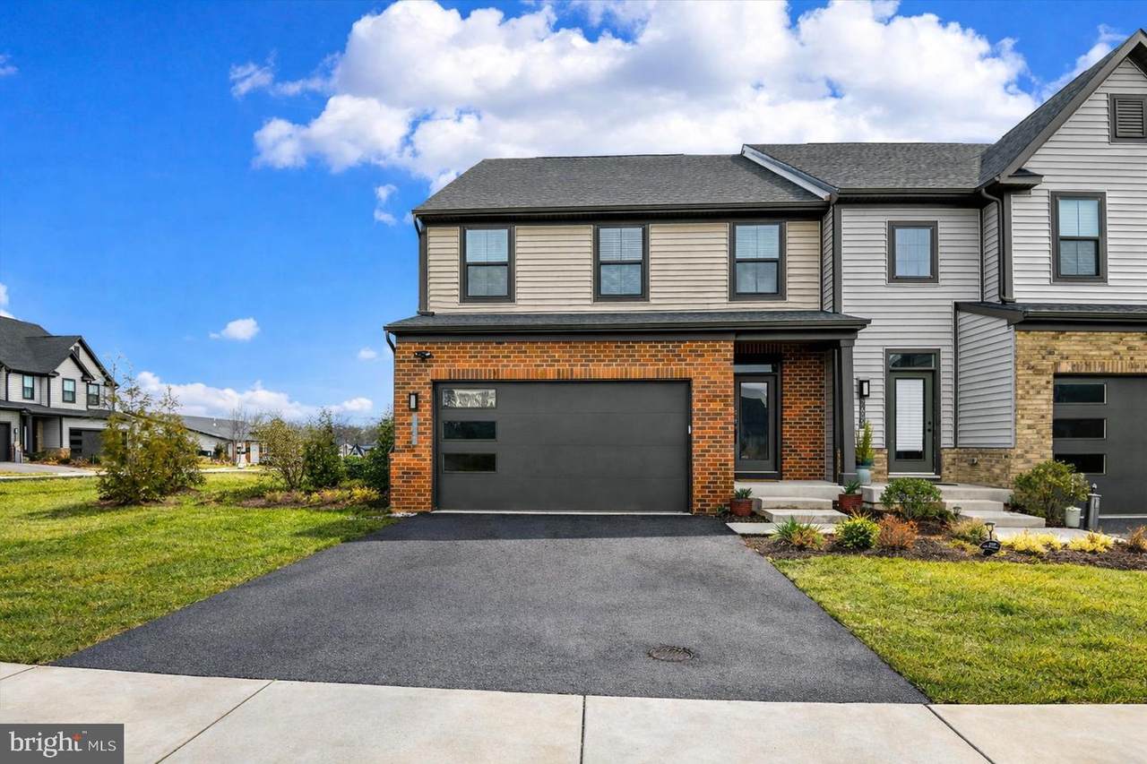 7600 Rossville Lane - Photo 1