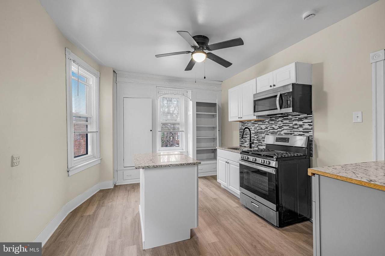 5723 Spruce St - Photo 1