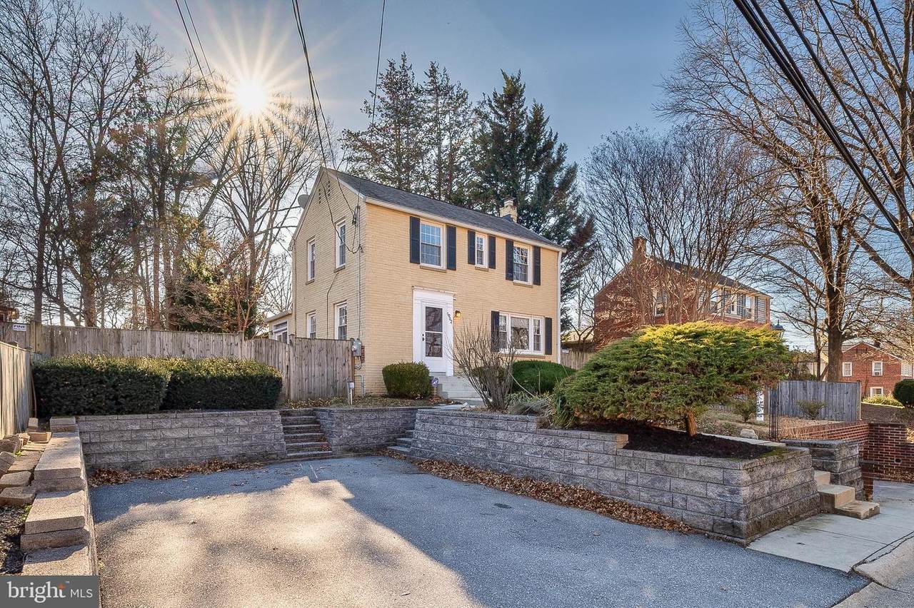 1002 Dennis Avenue - Photo 1