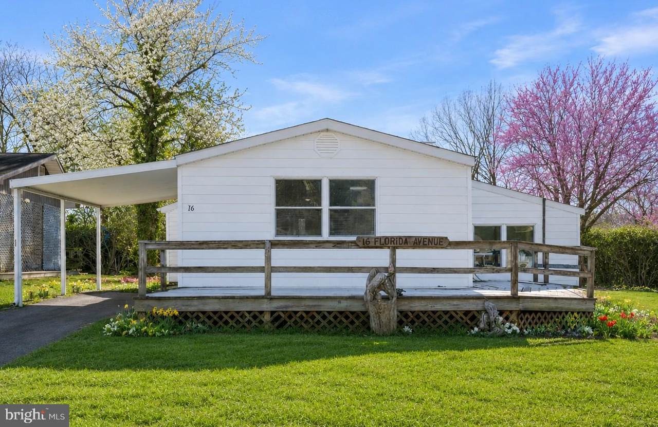 16 Florida Avenue - Photo 1