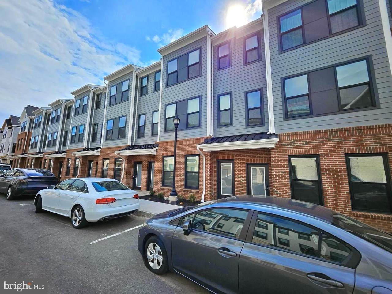 606 Parker Blvd - Photo 1