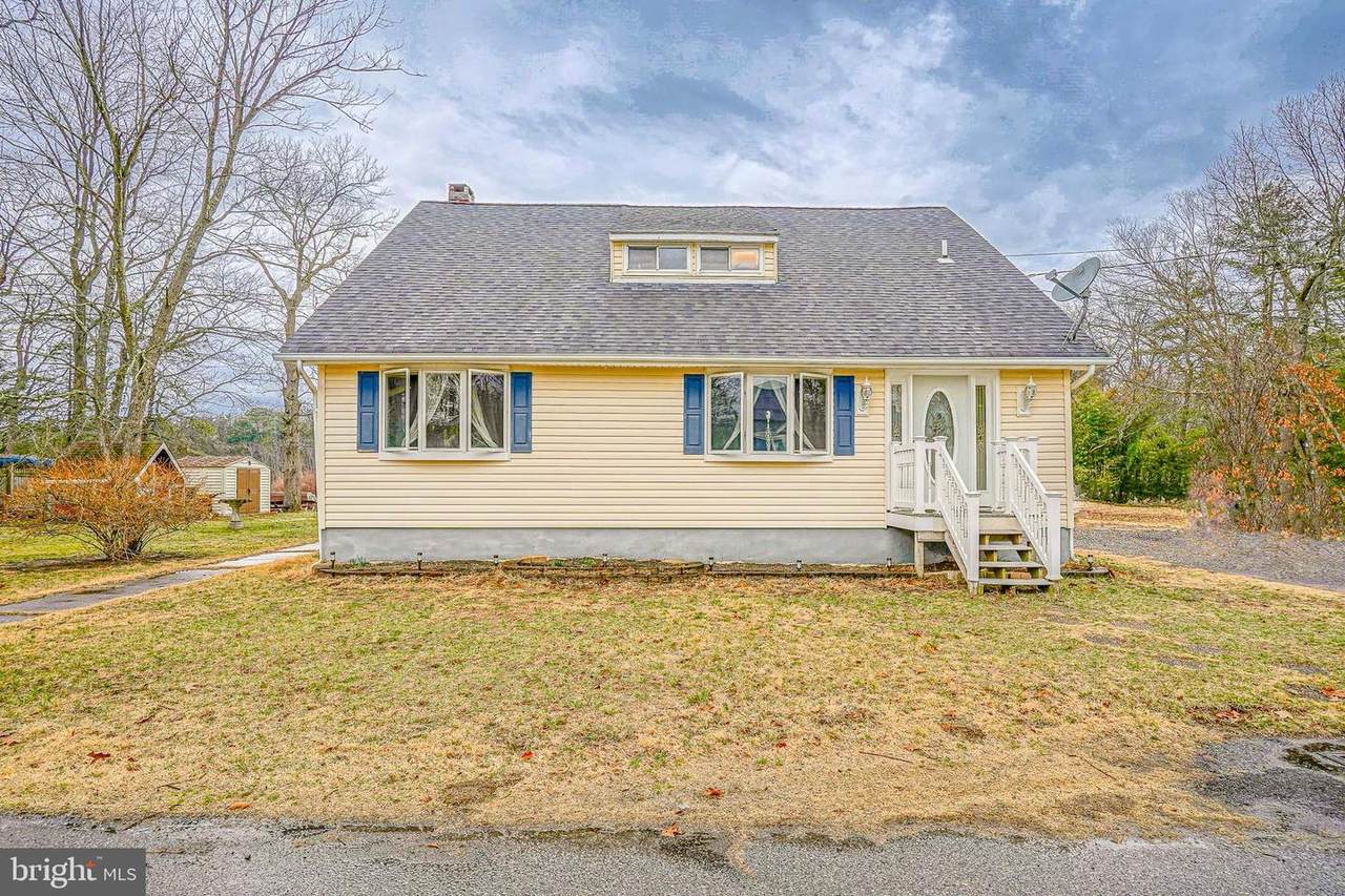 153 Lakeside Avenue - Photo 1