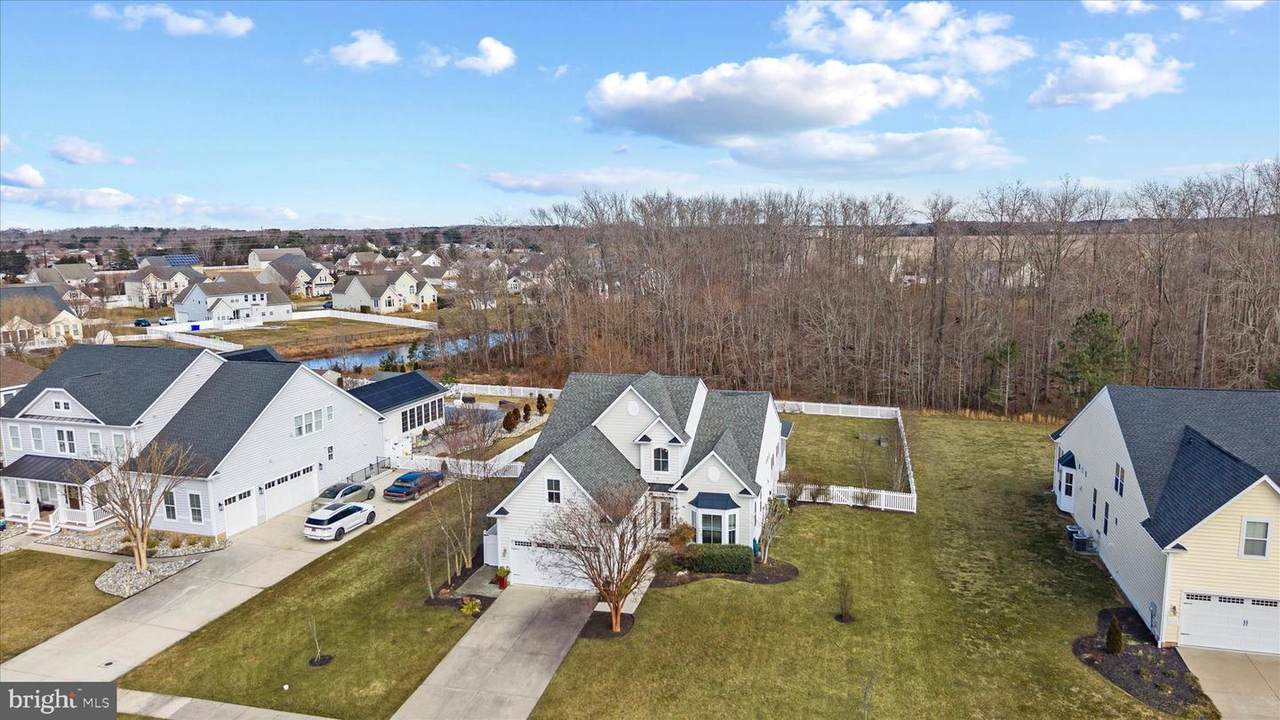 31299 Lakeview Boulevard - Photo 1
