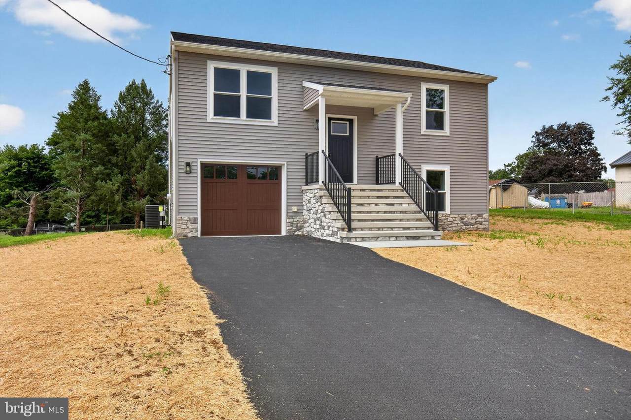 341 D Street - Photo 1