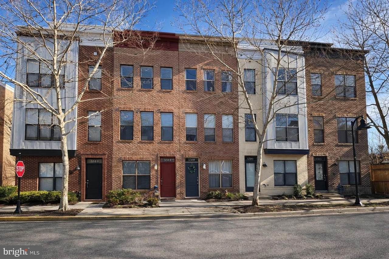 5511 44TH Avenue - Photo 1