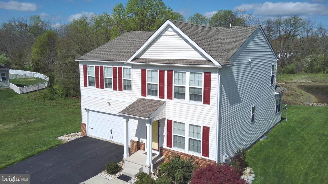 232 Pembrooke Drive - Photo 1