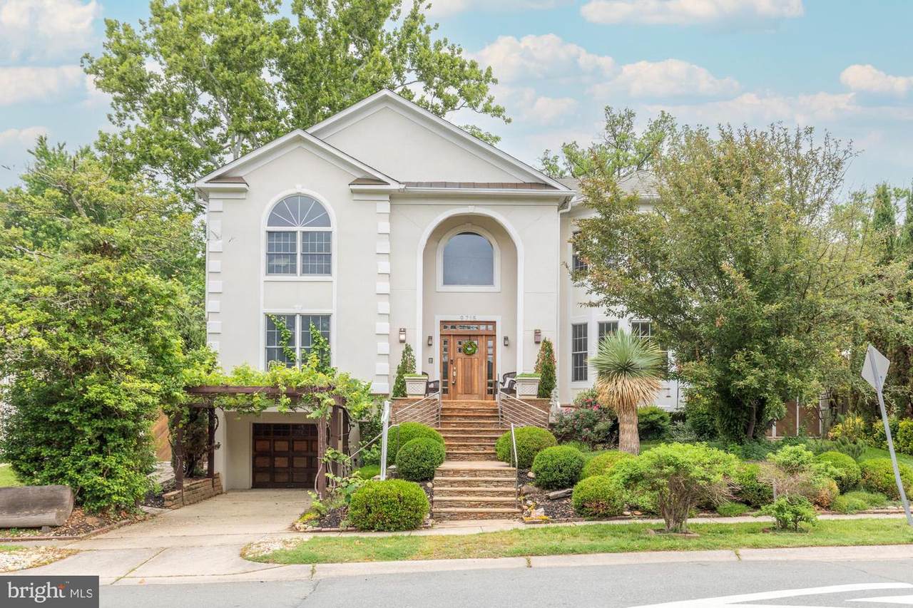 9715 Singleton Drive - Photo 1
