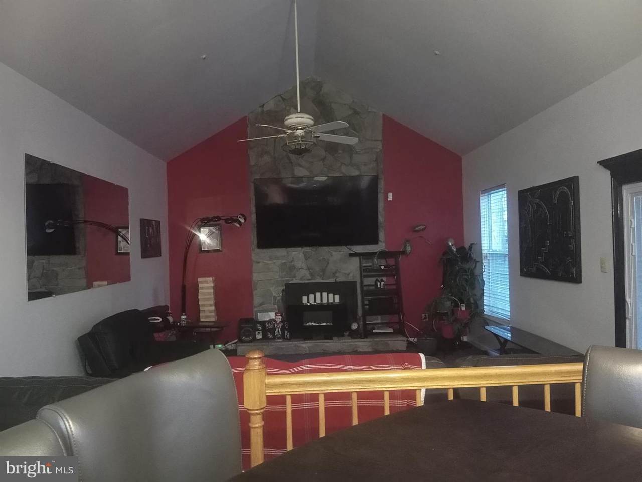 https://bt-photos.global.ssl.fastly.net/brightmls/1280_boomver_3_804588962898-2.jpg
