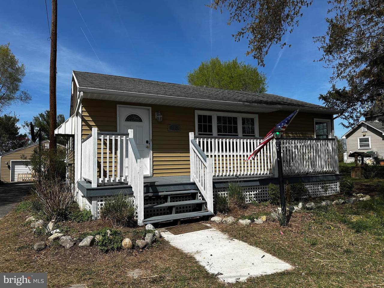 32934 Division Street - Photo 1