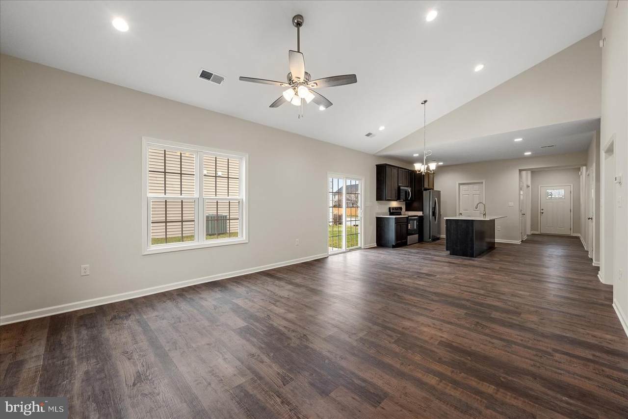 253 Rossmann Blvd - Photo 1