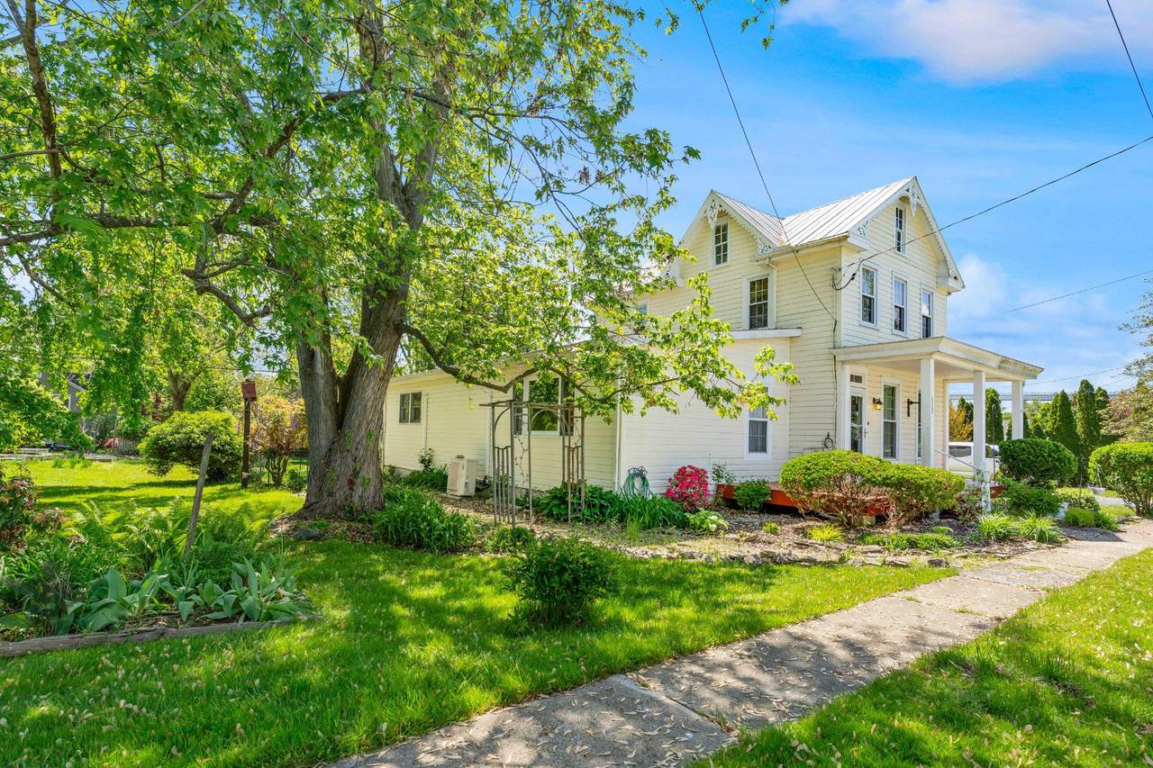 320 Cecil Street - Photo 1