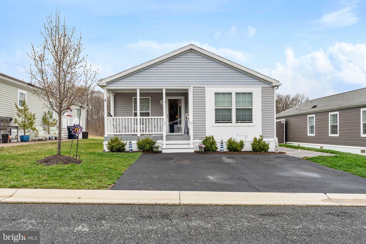 6 White Oak Drive - Photo 1