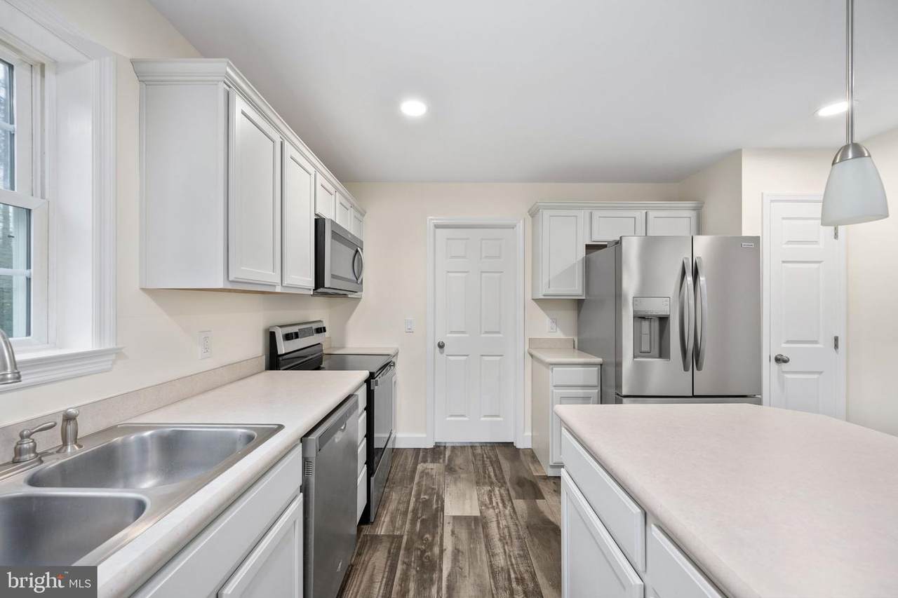 300 River Oaks Road - Photo 1