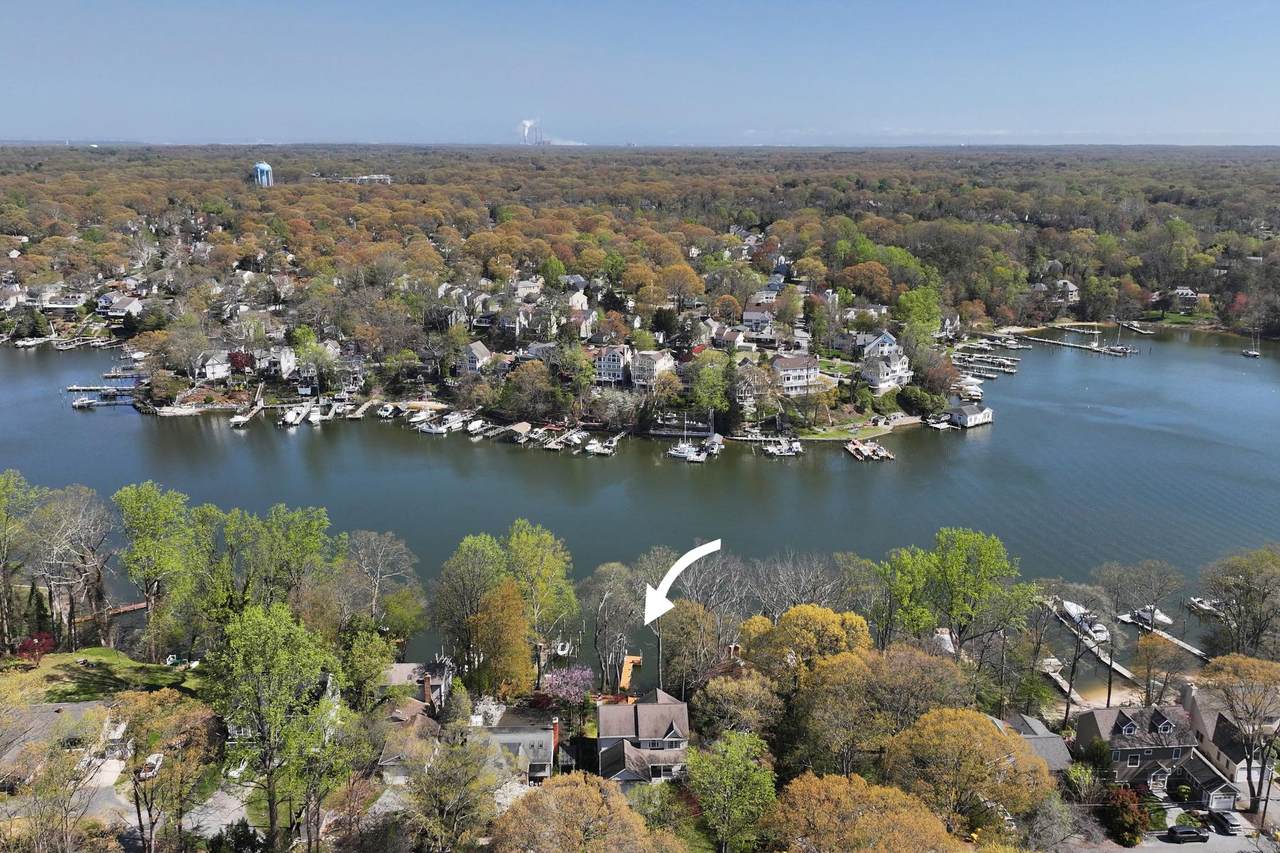 928 Waterview Drive - Photo 1