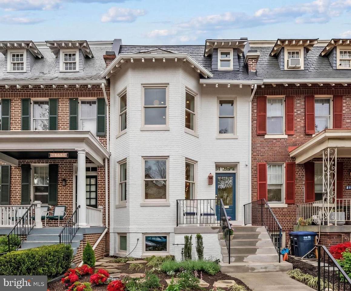 647 E Street - Photo 1