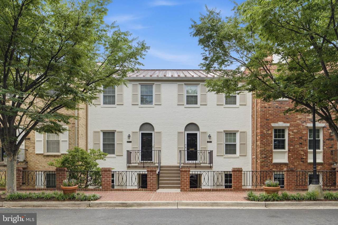 3287 Sutton Place - Photo 1