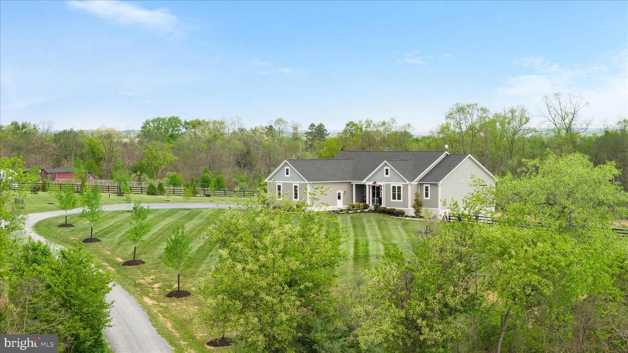 1015 Redbud Rd - Photo 1