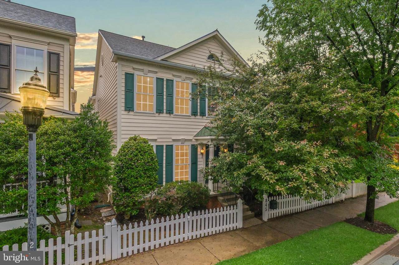 845 Lake Varuna Drive - Photo 1