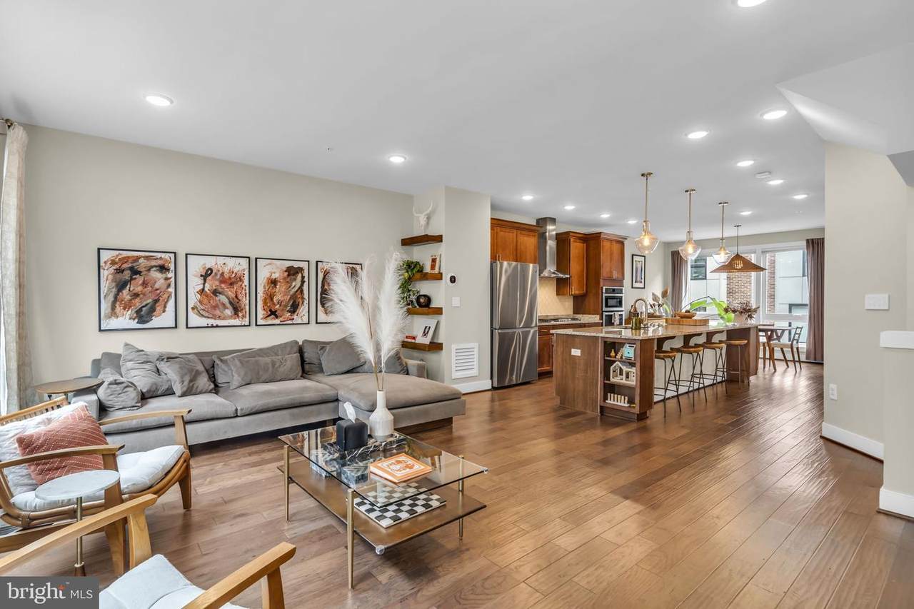 423 Nottoway Walk - Photo 1