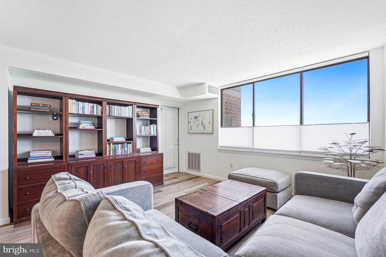 10101 Grosvenor Place - Photo 1