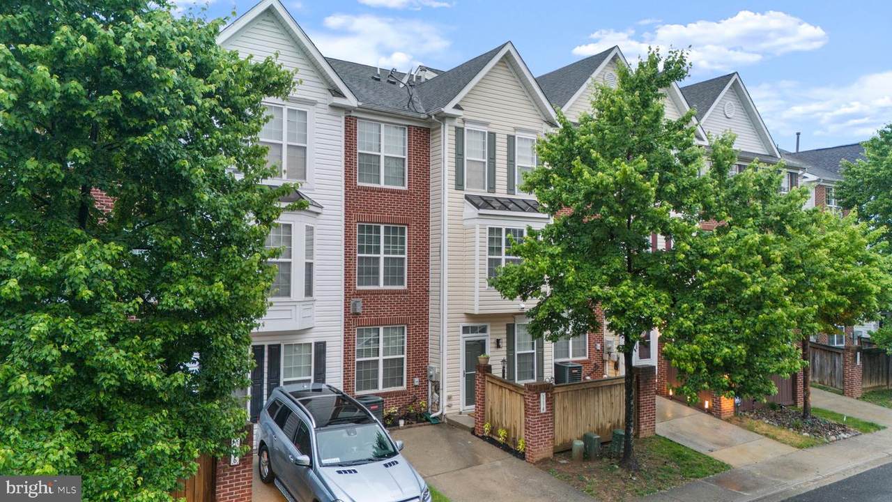 114 Featherstone Place - Photo 1
