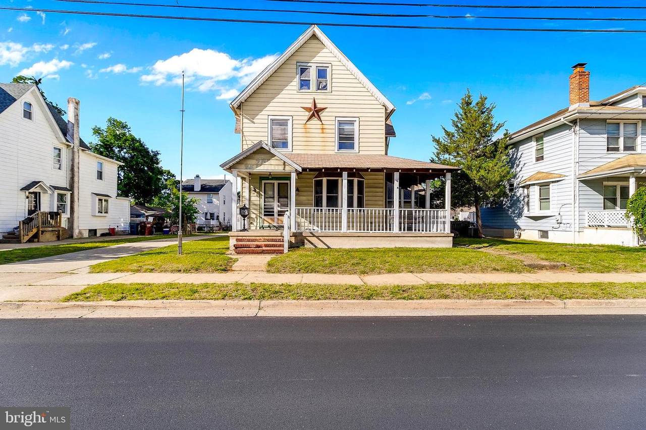 709 Bridgeboro Street - Photo 1