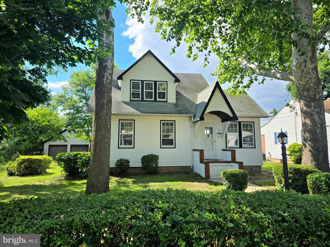 220 Meadow Road - Photo 1