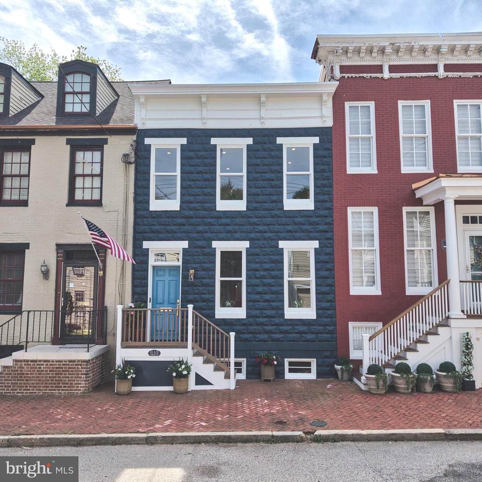 11 1/2 College Avenue - Photo 1